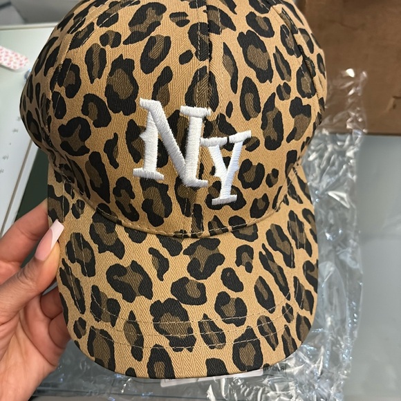Leopard Print Cap with NY Logo - Picture 3 of 8